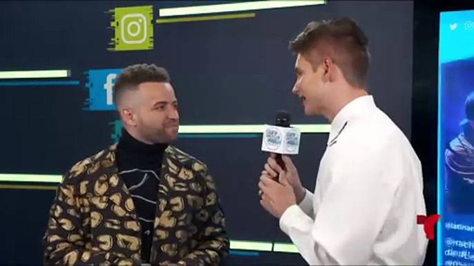 Nacho fue el primer ganador de la noche | Latin AMAs 2018