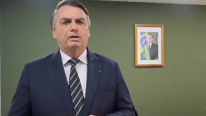 Se for absolvido pelo TSE, Bolsonaro diz que pretende disputar as eleições 2026