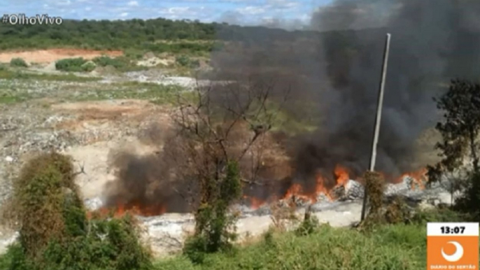 Problema do lixão de Cajazeiras persiste e incêndio gera nuvem de fumaça nos céus da cidade