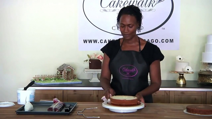 How to Apply Icing on Cake (Cake Baking Video)