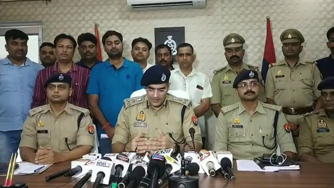 Video: खुद को पुलिसकर्मी बताकर महिलाओं को डरा धमका कर गहने लुटने वाले दो शातिर टप्पेबाजों को पुलिस ने कैसे दबोचा, जानिए