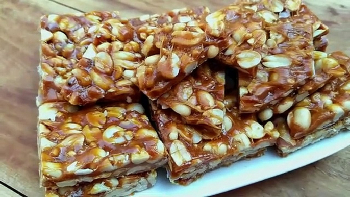 सर्दीयों के लिए खास सबसे आसान मूँगफली की गचक बनाने का तरीका | Only 2 Ingredient Peanut Chikki Recipe