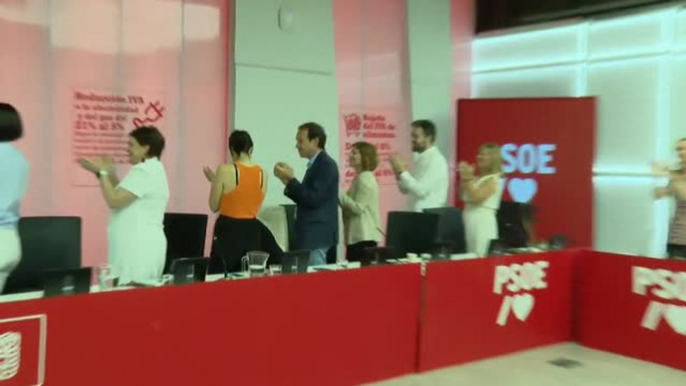 Pedro Sánchez, recibido al grito de "presidente" en la Ejecutiva Federal del PSOE