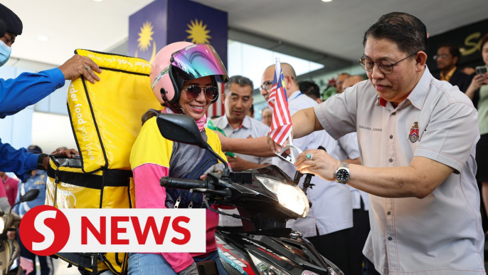 DBKL distributes 32,500 Jalur Gemilang to enliven national day celebrations