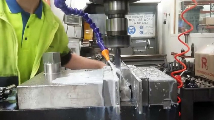 Milling a Flat on an old Taiwan milling machine in 304 Stainless.