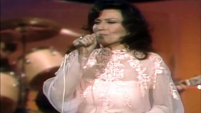 LORETTA LYNN — Coal Miner's Daughter | from  LORETTA LYNN: Country Feelings – Live