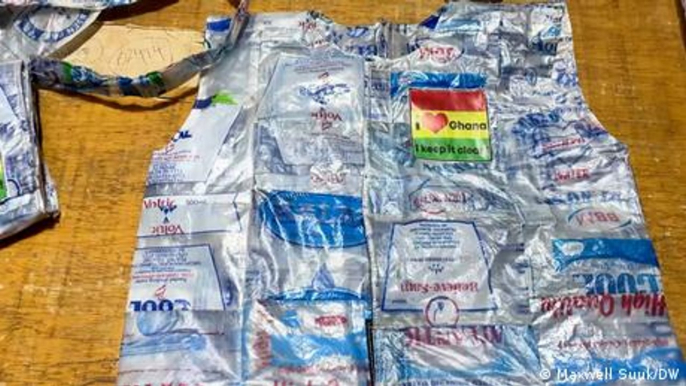 Ghana: Making school kits from plastic trash