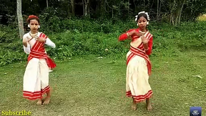 Moyna Chalat Chalat Chole Re Dance | ময়না ছলাৎ ছলাৎ চলে রে | Maina Chalat Chalat Dance