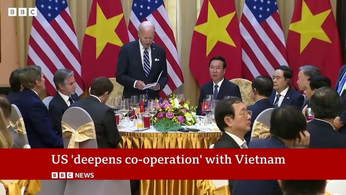 US signs historic deal with Vietnam - BBC News