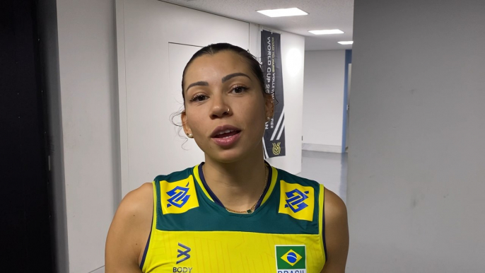 Carol analisa estreia com vitória do Brasil no Pré-Olímpico de Vôlei: ‘Momentos de ansiedade’