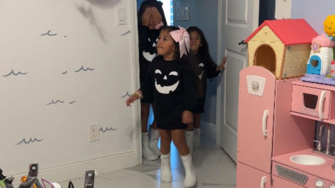 'Give mommy a hug!' - Girls react wholesomely when they get a surprise boo party