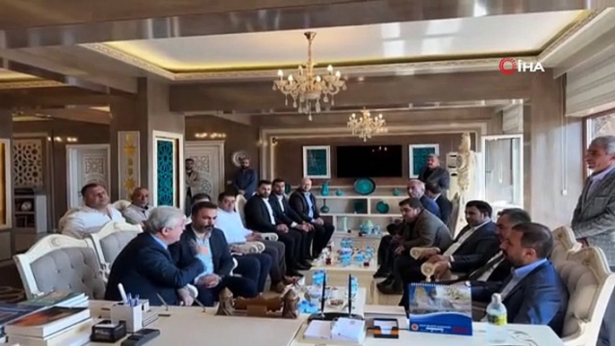 Le vice-président du groupe du parti AK, Muhammed Emin Akbaşoğlu, a visité la municipalité d'Ahlat à Bitlis