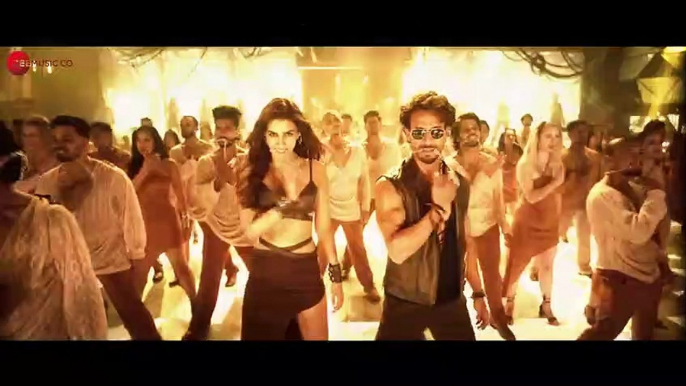 Hum Aaye Hain _ Ganapath _ Tiger Shroff_ Kriti Sanon _ Siddharth B_ Prakriti K _ White Noise Studios(480P)