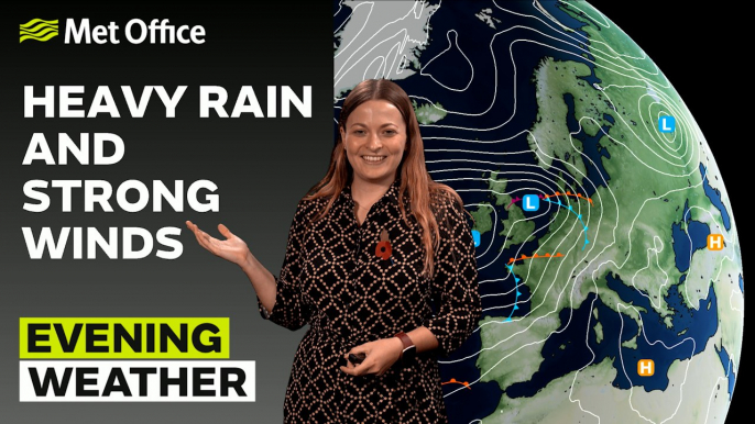 Met Office Evening Weather Forecast 28/10/23 – Heavy rain spreading northwards