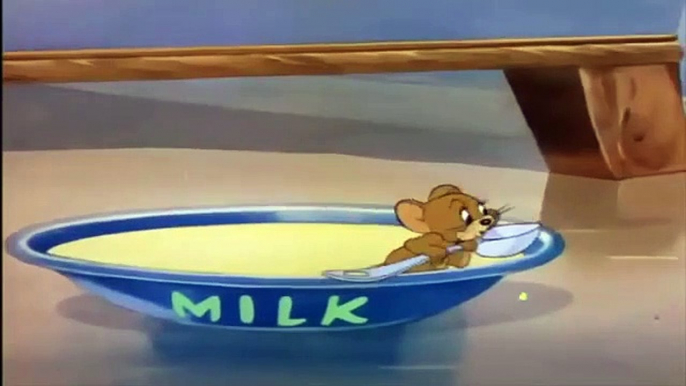 Tom and Jerry Full Episodes   The Lonesome Mouse (1943) Part 1 2 - (Jerry Games) (2)