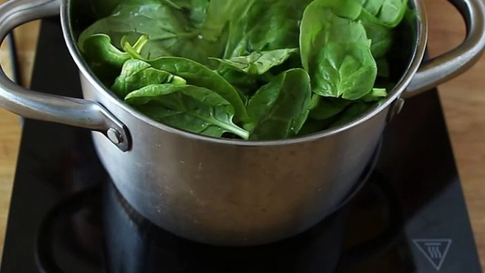 One pot pasta mit spinat, ziegenkäse und hühnchen