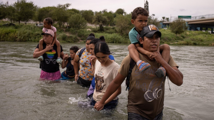 Texas promulga la ley antinmigrante más dura de Estados Unidos