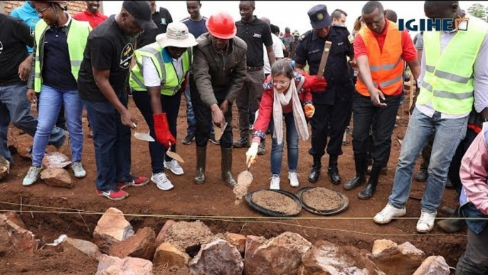 Ambassador of Turkey to Rwanda, Hon. Burcu Çevik joined Rwandans in Umuganda | 23rd Feb 2019