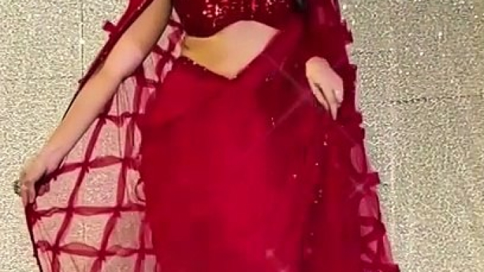 Nora Fatehi Deepika Padukon,