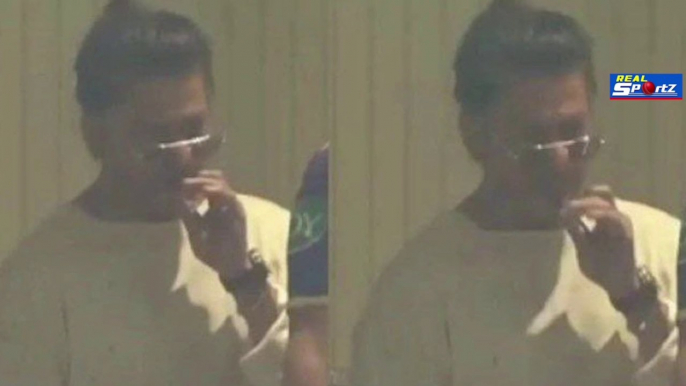 Shah Rukh Khan Spotted smoking in dressing room during KKR vs SRH Match, Viral Viral