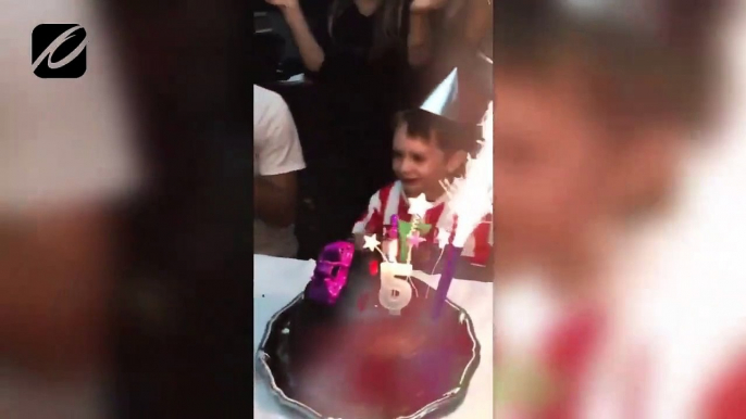 Pequeño celebra su cumpleaños por videollamada en #Argentina