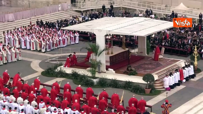 Domenica delle Palme, la messa in piazza San Pietro con Papa Francesco