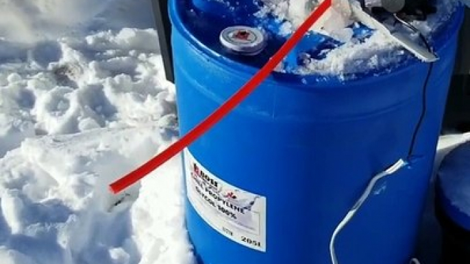 No Barrel Pump? No Problem - Do This #diy #barrel #pump #unloading #drum #hvac #plumbing #offgrid