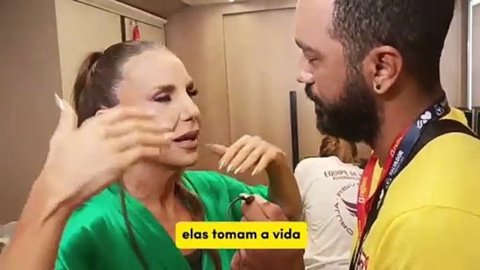 Ivete celebra música da Bahia no topo e destaca importância do encontro de trios na abertura do carnaval