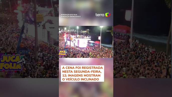 Trio elétrico de Ivete Sangalo quase tomba no carnaval de Salvador #shorts