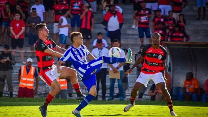 Na lanterna do Campeonato Paraibano, Atlético de Cajazeiras perde para o Campinense no Amigão