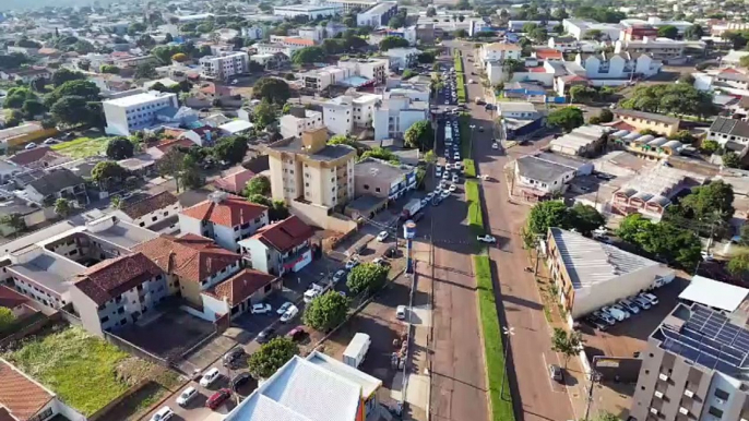 Imagens registradas com drone mostram congestionamentos na Avenida Carlos Gomes