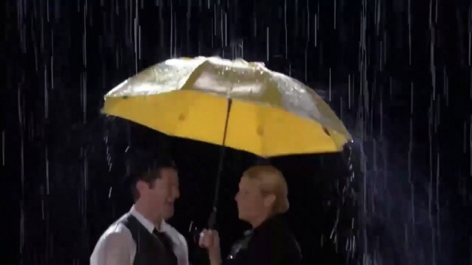 GLEE - "Umbrella / Cantando bajo la lluvia"  completo