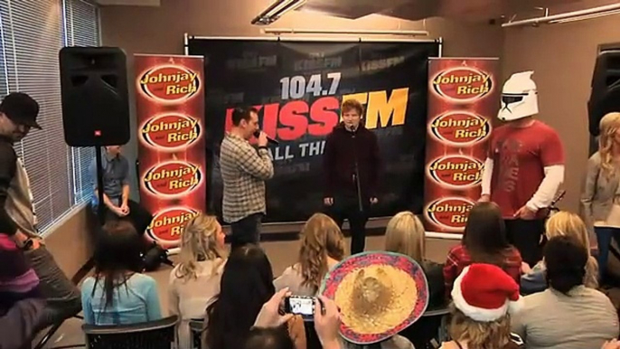 ED SHEERAN dancing HARLEM SHAKE