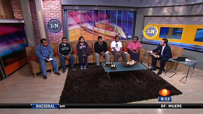 Padres de normalistas de Ayotzinapa en entrevista en Primero Noticias