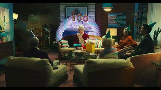 TurboTax Live 2021 Super Bowl Commercial "Difundiendo la experiencia fiscal por todo el país"