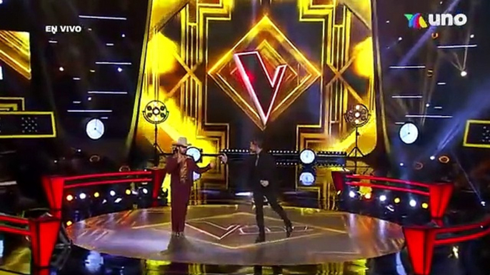 La Voz 2022 - David Bisbal y Joss Favela cantan "Dígale" en escenario de La Voz. |