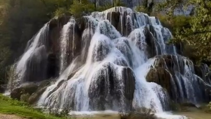 On a vraiment des pépites en France  @France_passion_randos   #petitmauda #adresse #spot #pepite #cascadefrance #rando #randos #randofrance #randojura #juratourisme #jura #randonnée