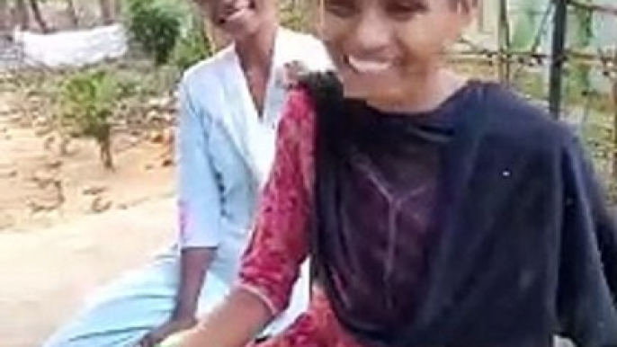हमदोनो घूमने निकले थे कि अचानक कुछ याद आ गया  | Today what happened ♥️ | hindi village couple vlogs