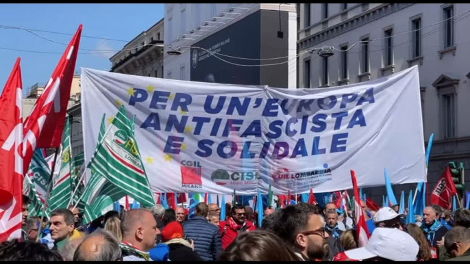 25 Aprile, decine di migliaia in piazza a Milano