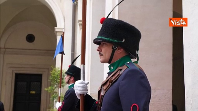 Meloni accoglie Stoltenberg a Roma, l'arrivo del segretario generale della Nato a Palazzo Chigi