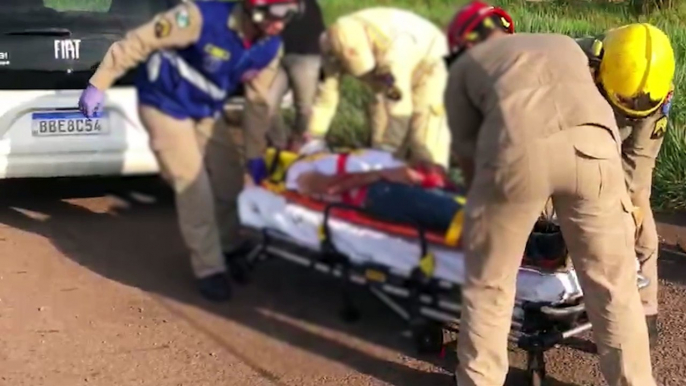 Motociclista é socorrido pelo Siate após acidente na BR-467 em Cascavel