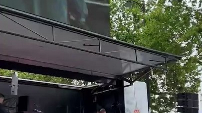 Aficionados en Wembley al ritmo de "Yo te quiero Toni Kroos"