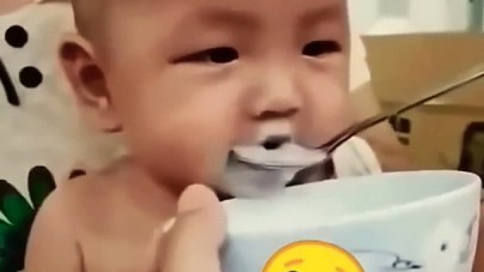 cute baby laughing smiling (720P_HD)