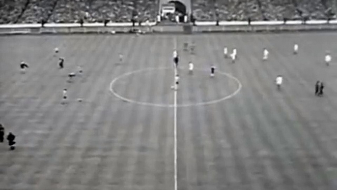 1968 FA Cup Final - West Bromwich Albion vs Everton (1st half)