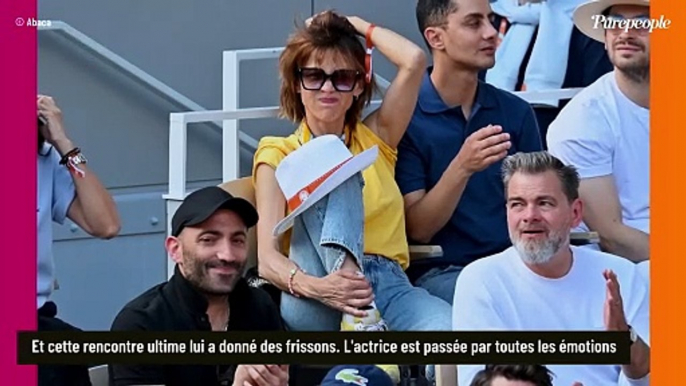 PHOTOS Sophie Marceau, carré déstructuré et polo jaune, le soleil des tribunes à Roland-Garros : l'actrice gagnée par la folie de la grande finale !