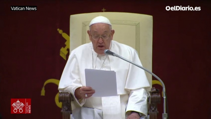 Por qué están Jimmy Fallon, Whoopi Goldberg, Stephen Colbert y Victoria Martín con el Papa en el Vaticano