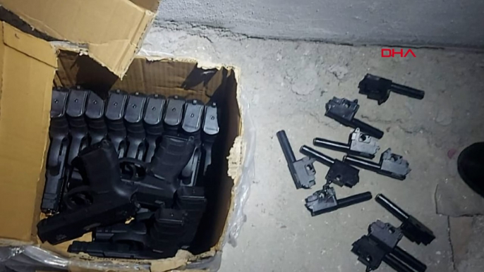 Silah üretimi yapılan evde 13 tabanca ve torna makinesi ele geçirildi
