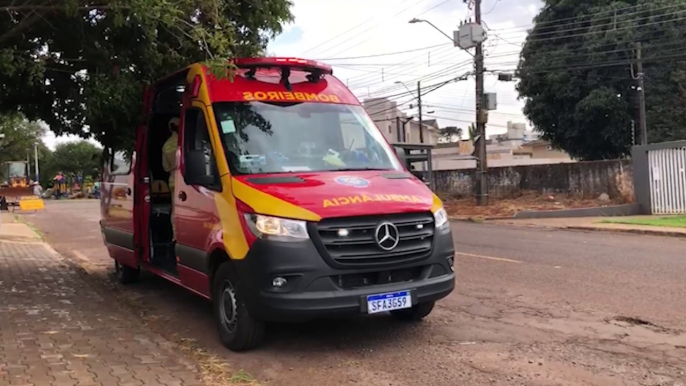 Jovem de 17 anos é socorrida após sofrer queda de plano elevado no Bairro Maria Luiza, em Cascavel