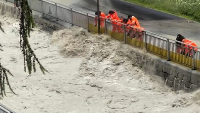 Comment expliquer les dangereuses laves torrentielles dans les Alpes ?