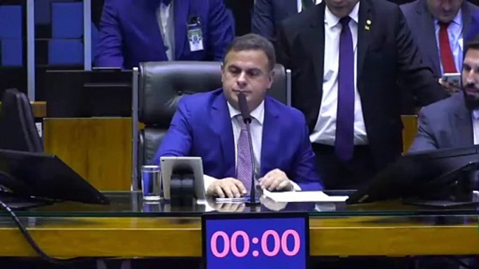 VÍDEO: Deputados federais batem boca após decisão do STF em favor da descriminalização da maconha; entenda